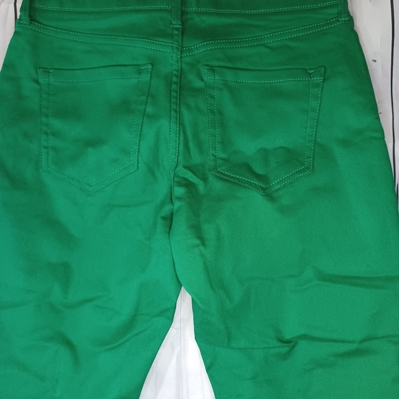 Liz Claiborne Sara Mid-Rise Crop Pants - Picture 14 of 14